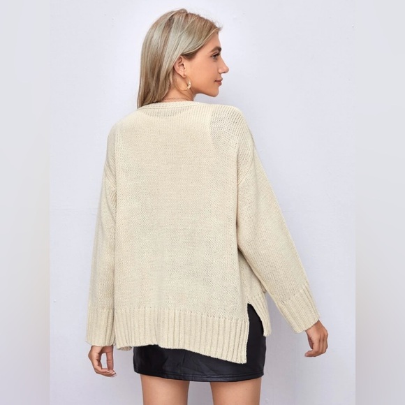 Button Front Patch Pocket Drop Shoulder Cardigan. Cream. Size Large. - Picture 4 of 15